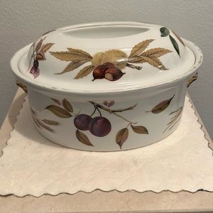 Royal Worcestershire. Flameproof Porcelain. Eves ham casserole dish 10”